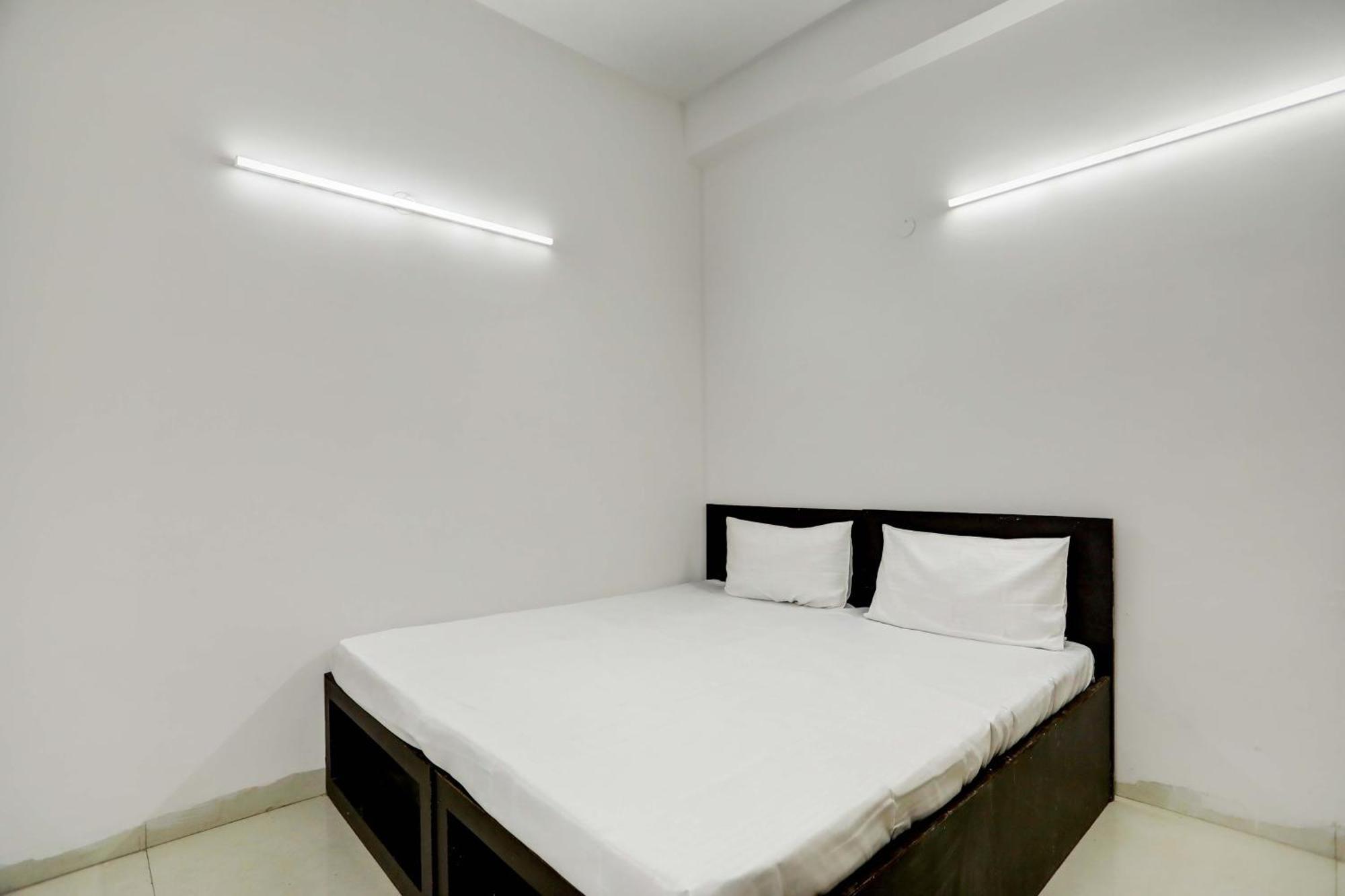 Aashiyana Homes Нью-Дели Экстерьер фото