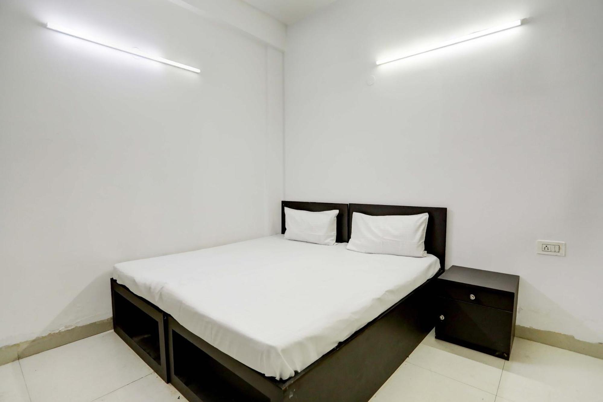 Aashiyana Homes Нью-Дели Экстерьер фото